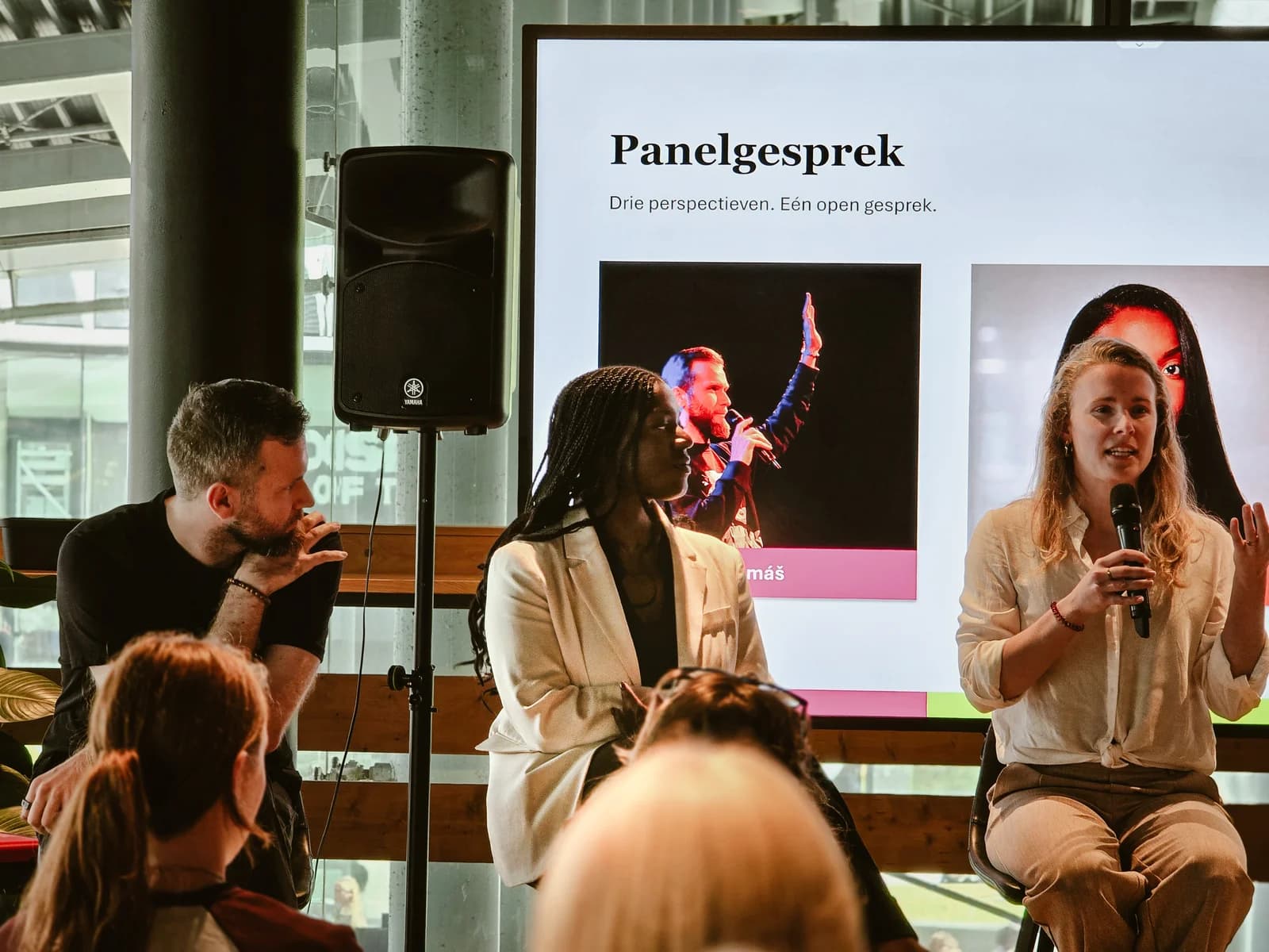 Lenneke in een panelgesprek met twee andere sprekers